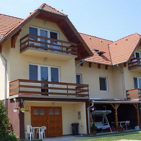 Lala Apartmanok Balatonboglár Esterno foto