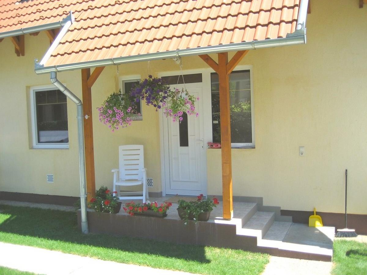 Lala Apartmanok Balatonboglár Esterno foto