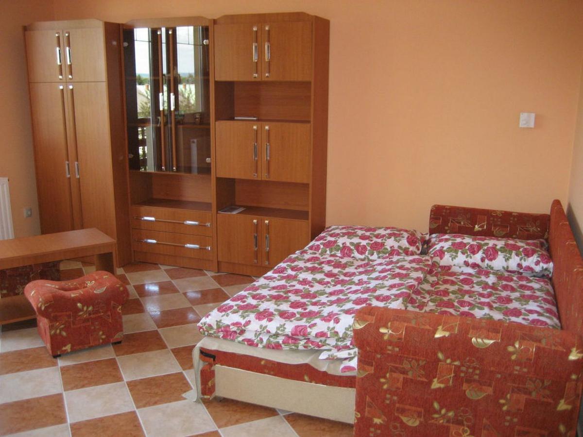 Lala Apartmanok Balatonboglár Esterno foto