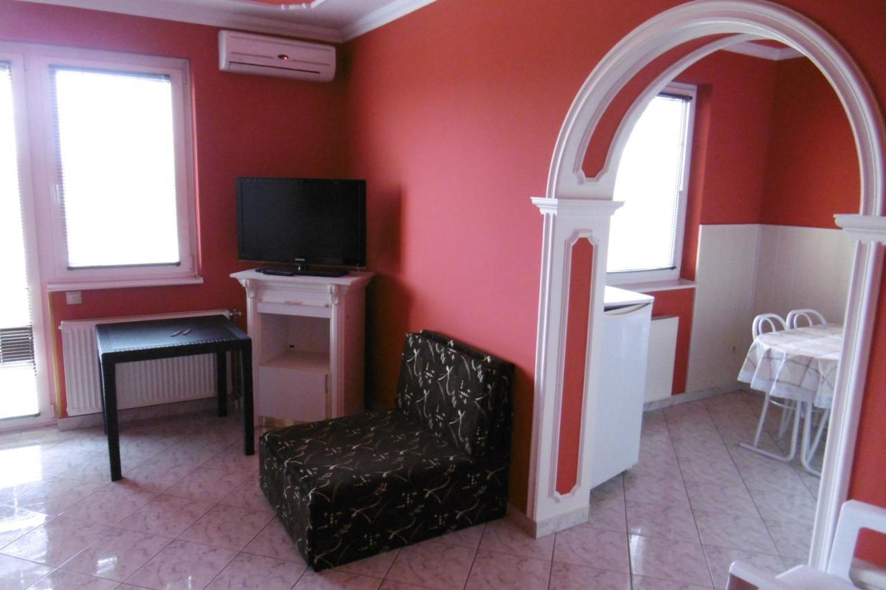 Lala Apartmanok Balatonboglár Esterno foto